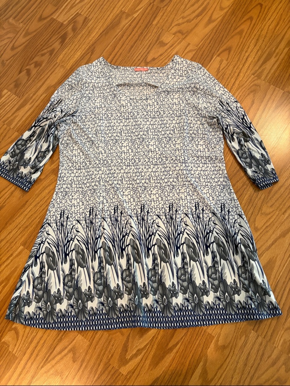 Simply Vera Vera Wang White Dress with Navy Scribble Print